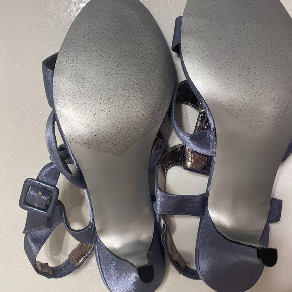 *2/$10. Roberto Vianni Shoes - Picture 5 of 7